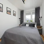 Beautiful With Balcony In Heart Of By Renters Appartamento *