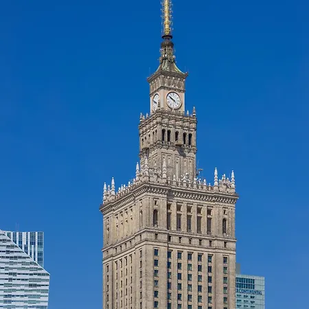 Beautiful With Balcony In Heart Of By Renters *