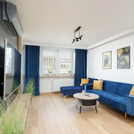 Διαμέρισμα Beautiful With Balcony In Heart Of By Renters *