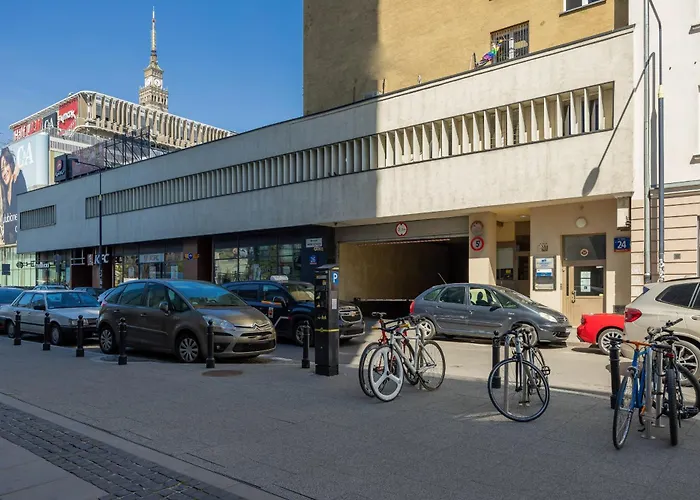 Beautiful With Balcony In Heart Of By Renters Apartman Varsó