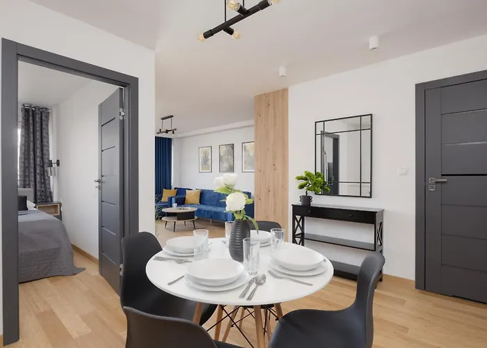 Beautiful With Balcony In Heart Of By Renters Apartman Varsó