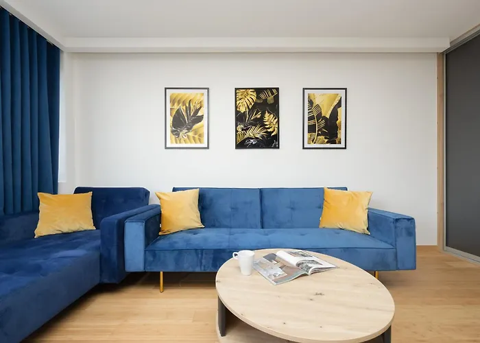 Beautiful With Balcony In Heart Of By Renters Apartman