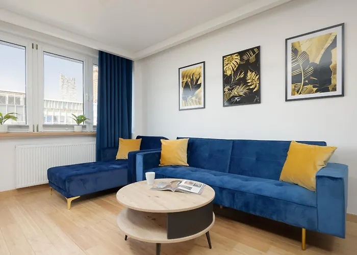 Beautiful With Balcony In Heart Of By Renters Apartman *