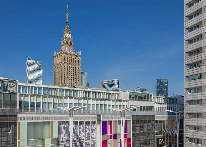 Apartman Beautiful With Balcony In Heart Of By Renters Varsó