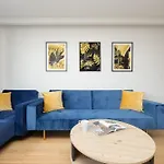 Beautiful With Balcony In Heart Of By Renters Apartment